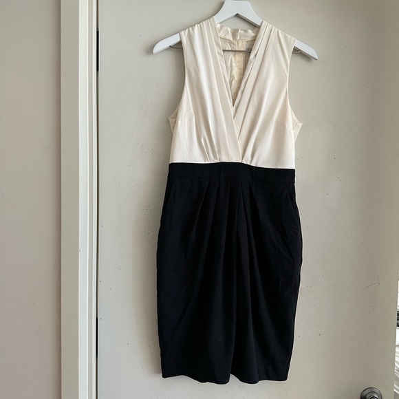 H&M Crepe V Neck Mini Dress - Picture 1 of 5